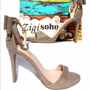 New in box!  Gold Colored Evening Shoes